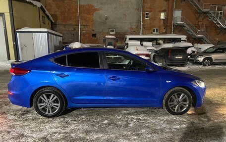 Hyundai Elantra VI рестайлинг, 2017 год, 715 000 рублей, 3 фотография