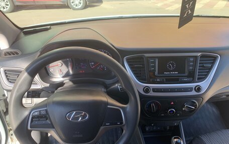 Hyundai Solaris II рестайлинг, 2018 год, 850 000 рублей, 15 фотография