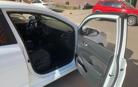 Hyundai Solaris II рестайлинг, 2018 год, 850 000 рублей, 14 фотография