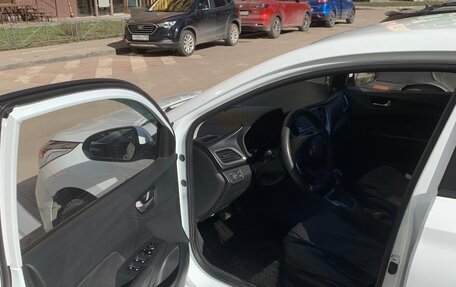 Hyundai Solaris II рестайлинг, 2018 год, 850 000 рублей, 11 фотография