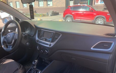 Hyundai Solaris II рестайлинг, 2018 год, 850 000 рублей, 19 фотография