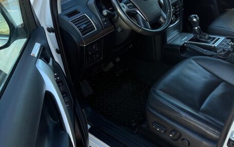 Toyota Land Cruiser Prado 150 рестайлинг 2, 2020 год, 3 750 000 рублей, 8 фотография