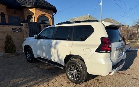 Toyota Land Cruiser Prado 150 рестайлинг 2, 2020 год, 3 750 000 рублей, 5 фотография