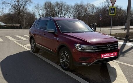 Volkswagen Tiguan II, 2019 год, 3 600 000 рублей, 8 фотография