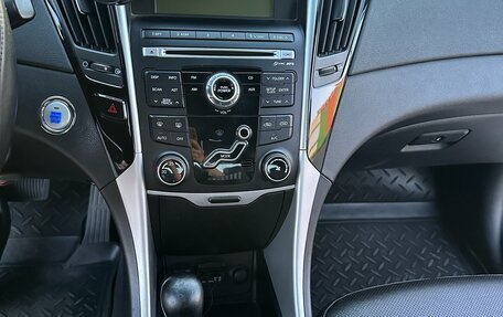 Hyundai Sonata VI, 2011 год, 1 350 000 рублей, 11 фотография