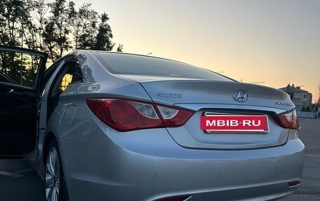 Hyundai Sonata VI, 2011 год, 1 350 000 рублей, 3 фотография