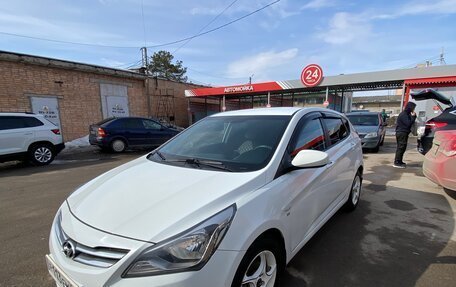 Hyundai Solaris II рестайлинг, 2014 год, 950 000 рублей, 4 фотография