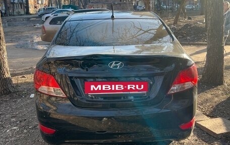 Hyundai Solaris II рестайлинг, 2012 год, 690 000 рублей, 3 фотография