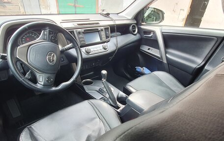 Toyota RAV4, 2015 год, 1 800 000 рублей, 4 фотография