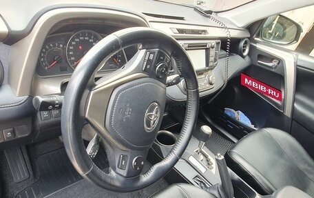 Toyota RAV4, 2015 год, 1 800 000 рублей, 6 фотография