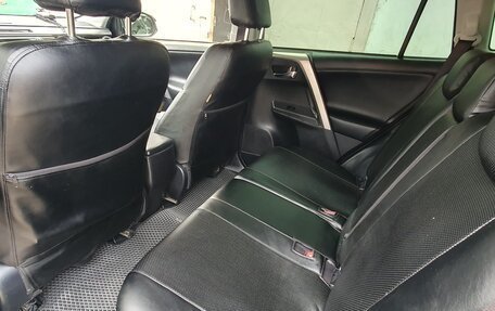 Toyota RAV4, 2015 год, 1 800 000 рублей, 14 фотография