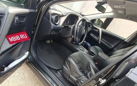 Toyota RAV4, 2015 год, 1 800 000 рублей, 2 фотография