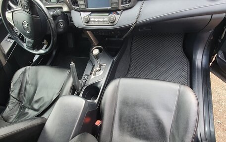 Toyota RAV4, 2015 год, 1 800 000 рублей, 18 фотография