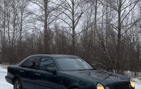 Mercedes-Benz E-Класс, 1998 год, 300 000 рублей, 2 фотография