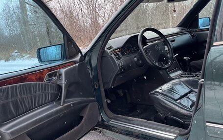 Mercedes-Benz E-Класс, 1998 год, 300 000 рублей, 9 фотография