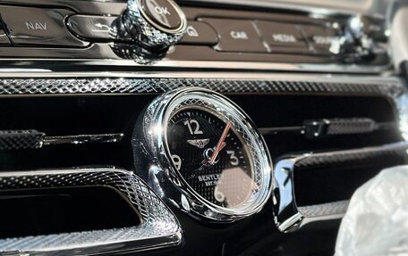 Bentley Flying Spur, 2021 год, 28 000 000 рублей, 9 фотография