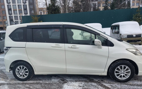 Honda Freed I, 2014 год, 950 000 рублей, 7 фотография