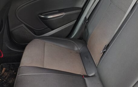 Opel Astra J, 2011 год, 750 000 рублей, 10 фотография