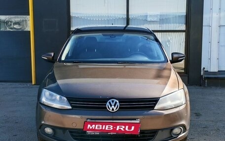 Volkswagen Jetta VI, 2011 год, 891 000 рублей, 2 фотография