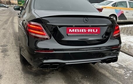 Mercedes-Benz E-Класс, 2020 год, 3 950 000 рублей, 7 фотография