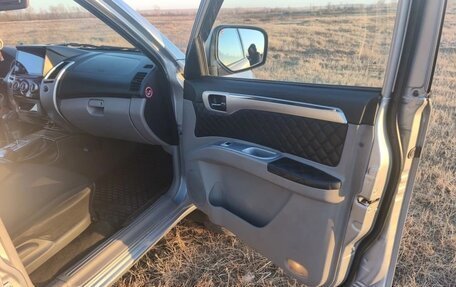 Mitsubishi Pajero Sport II рестайлинг, 2012 год, 1 680 000 рублей, 9 фотография