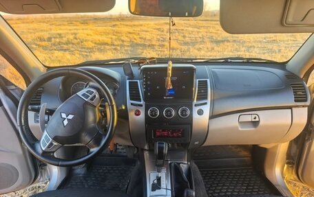 Mitsubishi Pajero Sport II рестайлинг, 2012 год, 1 680 000 рублей, 12 фотография