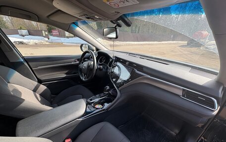 Toyota Camry, 2019 год, 2 250 000 рублей, 8 фотография