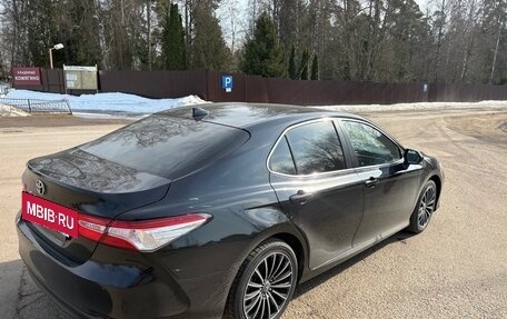 Toyota Camry, 2019 год, 2 250 000 рублей, 4 фотография