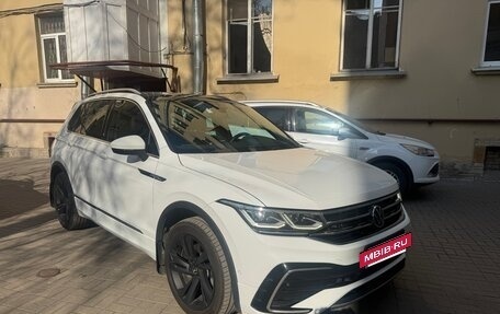 Volkswagen Tiguan II, 2021 год, 3 650 000 рублей, 3 фотография