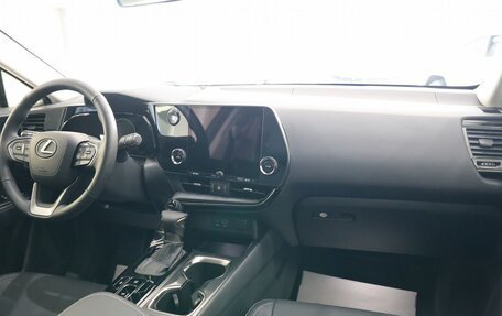 Lexus NX, 2025 год, 6 450 000 рублей, 16 фотография