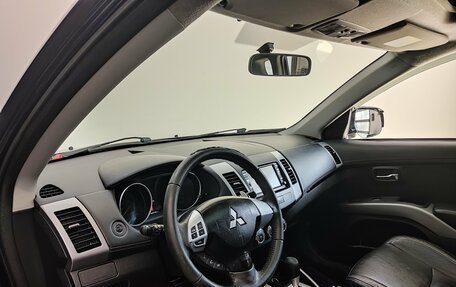 Mitsubishi Outlander III рестайлинг 3, 2011 год, 1 370 000 рублей, 10 фотография