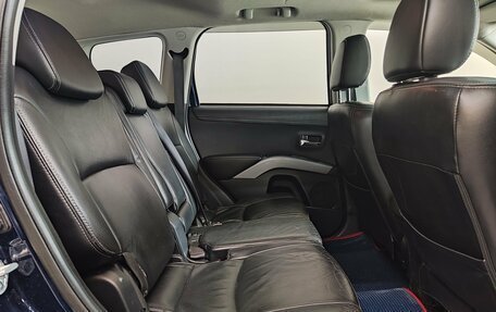 Mitsubishi Outlander III рестайлинг 3, 2011 год, 1 370 000 рублей, 15 фотография