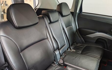 Mitsubishi Outlander III рестайлинг 3, 2011 год, 1 370 000 рублей, 16 фотография