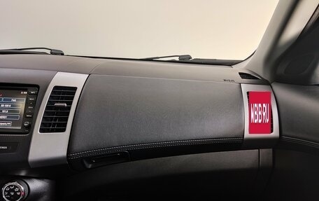 Mitsubishi Outlander III рестайлинг 3, 2011 год, 1 370 000 рублей, 8 фотография