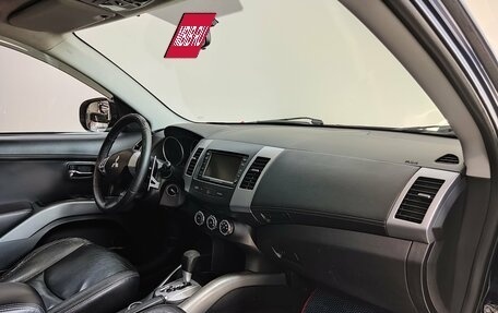 Mitsubishi Outlander III рестайлинг 3, 2011 год, 1 370 000 рублей, 12 фотография