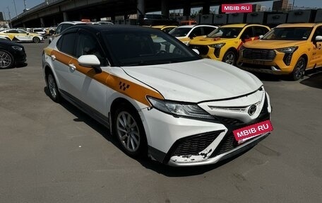 Toyota Camry, 2021 год, 2 178 540 рублей, 2 фотография