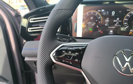 Volkswagen Tiguan, 2025 год, 5 120 000 рублей, 28 фотография