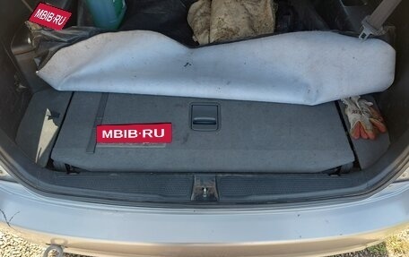 Honda Stream I рестайлинг, 2004 год, 490 000 рублей, 4 фотография