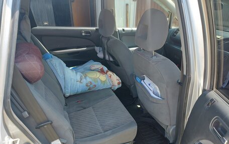 Honda Stream I рестайлинг, 2004 год, 490 000 рублей, 21 фотография