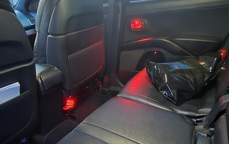 Mitsubishi Outlander III рестайлинг 3, 2011 год, 1 800 000 рублей, 16 фотография