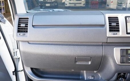 Toyota HiAce H200, 2023 год, 4 989 000 рублей, 5 фотография