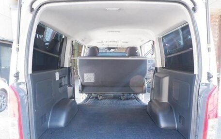 Toyota HiAce H200, 2023 год, 4 989 000 рублей, 17 фотография