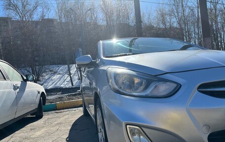 Hyundai Solaris II рестайлинг, 2011 год, 610 000 рублей, 2 фотография