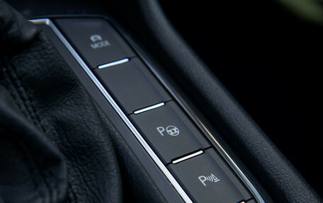 Volkswagen Tiguan II, 2019 год, 2 288 000 рублей, 15 фотография