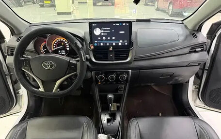 Toyota Yaris XP150 рестайлинг, 2022 год, 1 030 000 рублей, 10 фотография