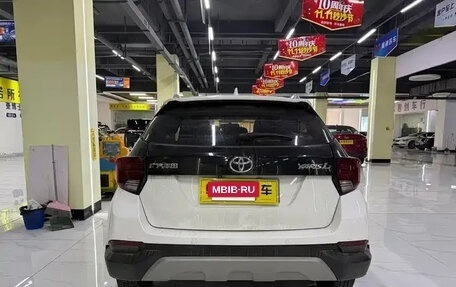 Toyota Yaris XP150 рестайлинг, 2022 год, 1 030 000 рублей, 5 фотография