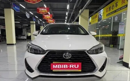 Toyota Yaris XP150 рестайлинг, 2022 год, 1 030 000 рублей, 2 фотография