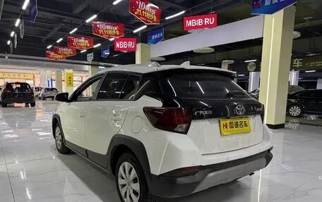 Toyota Yaris XP150 рестайлинг, 2022 год, 1 030 000 рублей, 6 фотография