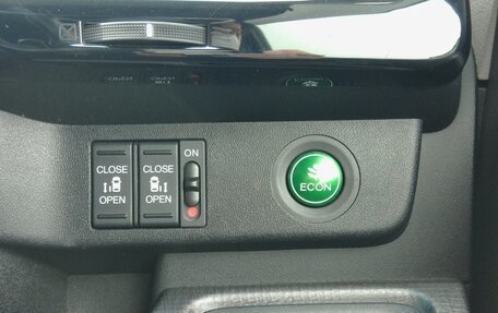 Honda Stepwgn IV, 2021 год, 1 890 000 рублей, 14 фотография