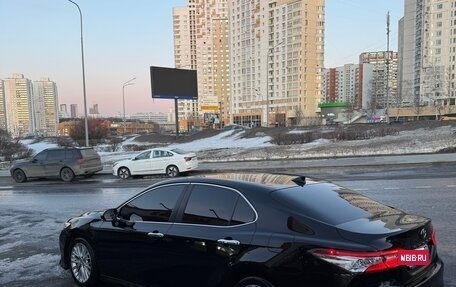 Toyota Camry, 2018 год, 1 890 000 рублей, 2 фотография